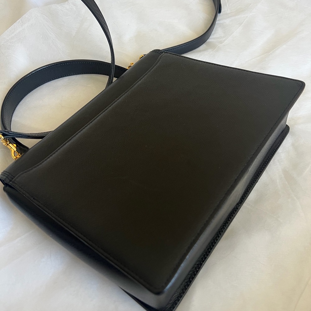 Valentino Garavani Black Leather Shoulder Bag - Picture 4 of 15